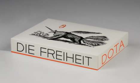 Dota: Die Freiheit (Limited-Boxset), 2 CDs, 1 Buch und 1 Merchandise