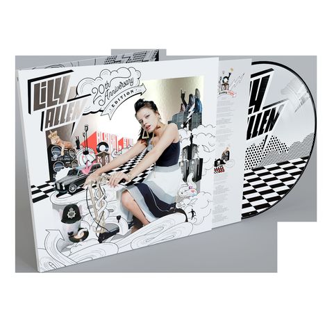 „Lily Allen 20th Anniversary Edition“. Eine Collage mit einer Frau in einem fantasievollen, surrealen Setting.