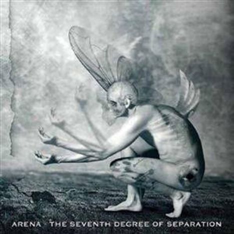 "ARENA THE SEVENTH DEGREE OF SEPARATION" steht unten. Eine surrealistische Figur mit mehreren Armen und Flügeln hockt.