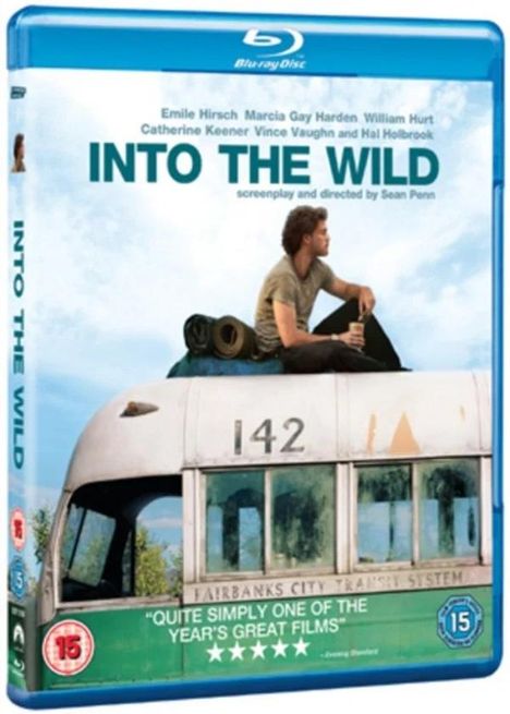 Text: "INTO THE WILD", "Emile Hirsch", "screenplay and directed by Sean Penn". Ein Mann sitzt auf einem alten Bus mit der Nummer 142.