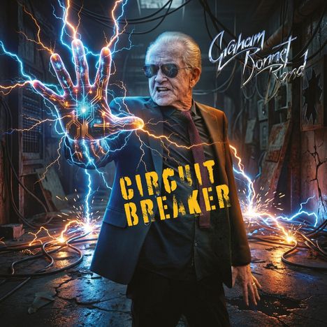 „Circuit Breaker“ in gelber Schrift, Person in Anzug mit leuchtender Hand und Blitzen in dunkler Umgebung.