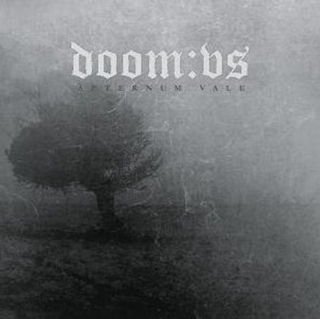 Text: "doom:vs" und "AETERNUM VALE". Ein nebliges Landschaftsbild mit einem einzelnen Baum.