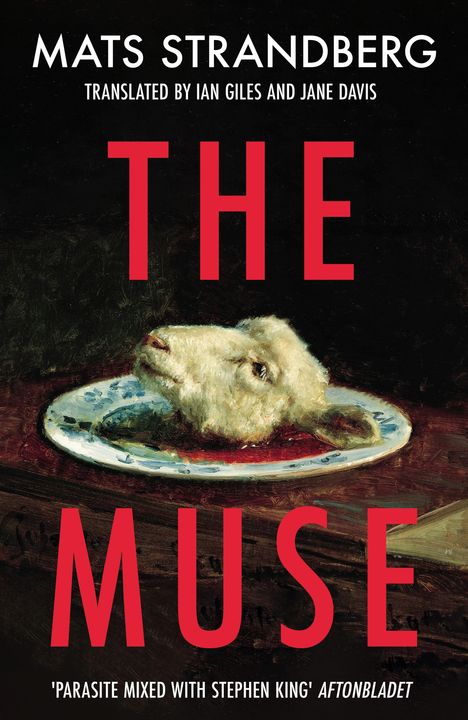 "MATS STRANDBERG", "THE MUSE". Auf einem Teller liegt der Kopf eines Schafes in einem dunklen Raum.