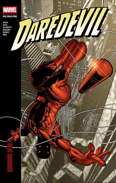 "Here Comes... Daredevil: The Man Without Fear!" In einer dynamischen Pose schwingt ein roter Held zwischen Wolkenkratzern.