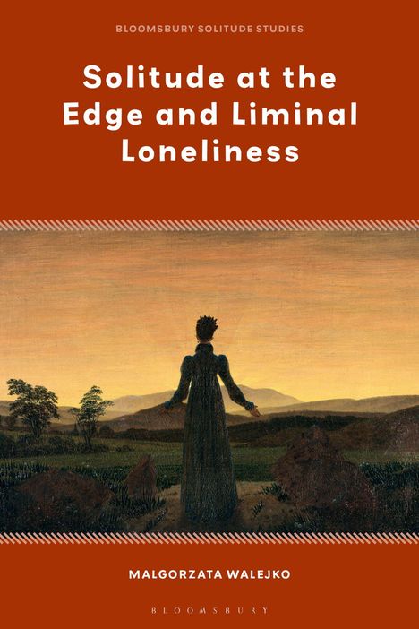 "Solitude at the Edge and Liminal Loneliness." Landschaft mit Figur im langen Kleid, zum Horizont blickend.