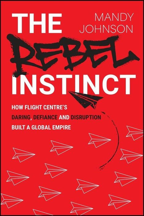 „THE REBEL INSTINCT“, „MANDY JOHNSON“, Papierflieger auf rotem Hintergrund symbolisieren Rebellion und Innovation.