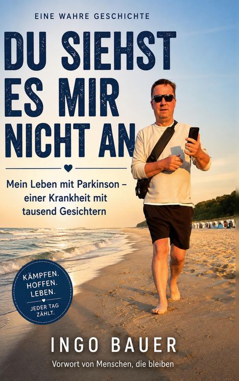 Titel: "Du siehst es mir nicht an". Ein Mann mit Sonnenbrille und Smartphone läuft am Strand.