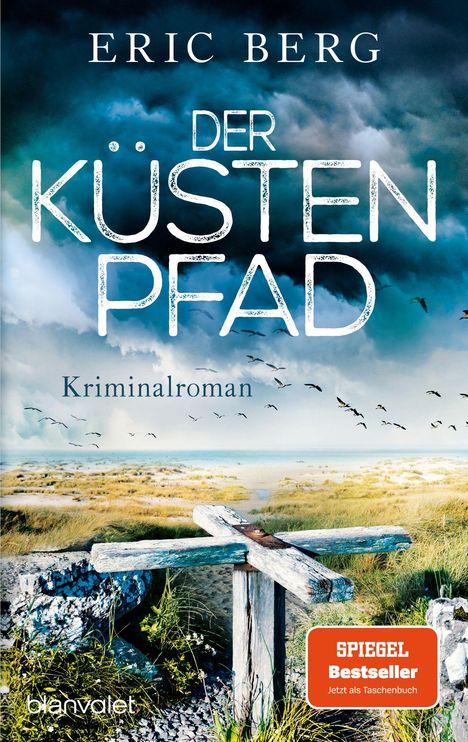 Text: "Eric Berg", "Der Küstenpfad", "Kriminalroman", "SPIEGEL Bestseller". Küstenlandschaft mit Wolken und Vögeln.