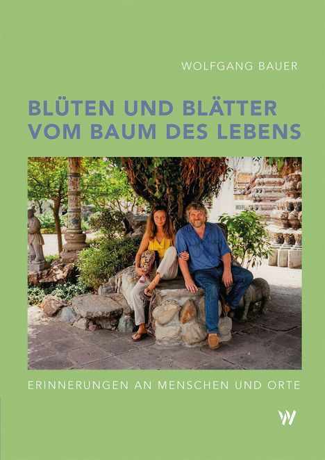 Text: "Blüten und Blätter vom Baum des Lebens". Zwei Personen sitzen vor einem Baum in einem Garten. Links ein Logo.