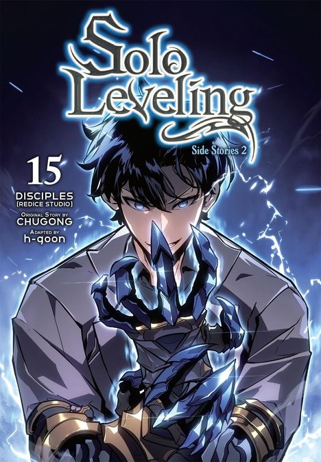 „Solo Leveling Side Stories 2“. Charakter in blauer Rüstung mit leuchtenden Effekten und entschlossener Miene.