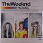 Text: The Weeknd, Thursday, Mittwoch, Freitag. Farbliche Leiste, drei Frauenbilder, mittlere Frau lächelt.