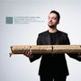 "IF I EVER BECOME A GREAT MAN... BEETHOVEN: SONATAS OP. 2 NEEFE: KEYBOARD SONATAS NOS. 2 & 3 CRISTIAN SANDRIN." Ein Mann hält einen Mechanismus.