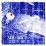 Der Text "VS-55 CH0 0:00:01". Blaue Illustration eines verpixelten Überwachungsmonitors, rote Markierung am Kopf.