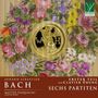 Text: Johann Sebastian Bach, Erster Teil der Clavier Übung, Sechs Partiten. Blumenmuster mit einem goldenen Emblem.