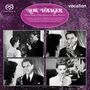 "NOW, VOYAGER. The Classic Film Scores of Max Steiner." Vier Schwarz-Weiß-Fotos mit rauchenden Personen in eleganter Kleidung.