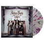 „Addams Family Values“ und „Music Composed by Marc Shaiman“ sind prominent. Darunter eine Illustration der Addams Family.