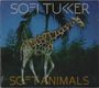 Text: "SOFI TUKKER" und "SOFT ANIMALS". Eine Giraffe steht vor Palmen und einem blauen Hintergrund.