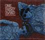Text: "ONE RUSTY BAND LINE AFTER LINE". Illustration von zwei Personen in Blau vor rotem Hintergrund mit schwarzen Linien.