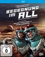 "Begegnung im All" in weißer Schrift oben; zwei Menschen in Raumanzügen auf einem fremden Planeten. FSK 0 Symbol.