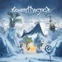 „Sonata Arctica, Live in Latin America“. Eisige Landschaft mit Wald, Bergen, Nordlichtern und einem Segelschiff.