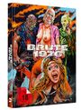 "BRUTE 1976" steht vor drei maskierten Männern. Eine Frau schreit verzweifelt, eine Kettensäge ist zu sehen.