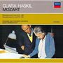 "Clara Haskil, Mozart. Klavierkonzerte d-moll KV 466, c-moll KV 491. Orchester: Concerts Lamoureux, Igor Markevitch." Zwei Personen studieren Papiere.