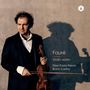 "Fauré Violin works, Gian Paolo Peloso, Bruno Canino." Ein Mann mit Geige, Schatten an einer Wand, eleganter Anzug.