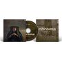 "chroma", TYREEK McDOOLE, Albumhülle mit nachdenklichem Mann in schwarzem Mantel auf einem Stuhl, CD und Trackliste.