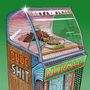 Texte: "OLDE SHIT", "HØK-OLA", "JOEKSBOKS", "NORMAAL". 

Illustration eines altmodischen Musikautomaten auf grünem Hintergrund.