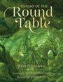 "Realms of the Round Table" von John Matthews zeigt einen Ritter auf einem Pferd in einem grünen Wald.