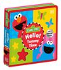 "Sesame Street: Hello! Tummy Time" steht auf einem bunten Kinderbuch mit Figuren und Schmetterlingen.