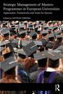 Text: "Strategic Management of Masters Programmes in European Universities" von António Ferreira. Menschen mit Doktorhüten.