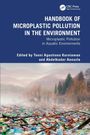 „Handbook of Microplastic Pollution in the Environment“ oben. Unten ein See voller Plastikflaschen.
