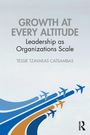 „Growth at Every Altitude: Leadership as Organizations Scale“ zeigt fliegende Flugzeuge in Blau und Orange.