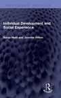 "Individual Development and Social Experience" von Sonja Hunt und Jennifer Hilton auf texturiertem dunkelblauem Hintergrund.