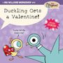 „Duckling Gets a Valentine!“ und „INCLUDES STICKERS!“ auf lila Hintergrund mit zwei gezeichneten Vögeln.