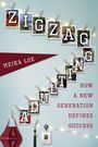 "Zigzag Adulting," "Meika Loe," "How a New Generation Defines Success." Fotos an Lichterkette, rote Tasche und Ausweis.