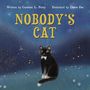 Titel "NOBODY'S CAT". Illustration: Schwarze Katze mit weißen Pfoten auf einer Wiese unter einem sternklaren Himmel.
