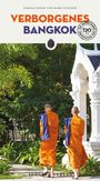"Verborgenes Bangkok" in großen, bunten Buchstaben. Zwei Mönche in orangenen Roben gehen an üppigem Grün vorbei.