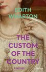 EDITH WHARTON, THE CUSTOM OF THE COUNTRY, A NOVEL. Portrait einer Frau mit Perlenkette und -ohrringen in eleganter Kleidung.