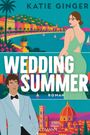 Text: "KATIE GINGER, WEDDING SUMMER, ROMAN, GOLDMANN." Illustration: Frau in grünem Kleid, Mann im Anzug, bunte Küstendorf-Szene.