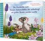 Buch mit zwei Siebenschläfern, umgeben von lila Blumen. Text: "Die Geschichte vom kleinen Siebenschläfer, der unbedingt ein großer Bruder werden wollte."