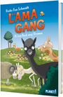 Titel: "Die Lama Gang: (K)ein Bock auf Drama". Drei Lamas und ein Schaf stehen auf einer Wiese, im Hintergrund ein Pferd.