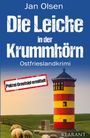 Titel: "Die Leiche in der Krummhörn". Gelber und roter Leuchtturm, Wiesen mit Schafen.