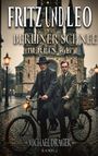"FRITZ UND LEO Berliner Schnee Berlin 1921, Michael Dräger Band 2". Zwei Männer und ein Hund auf einem Tandem vor Kirche.