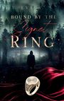 „EVE B. BOUND BY THE Signet RING.“ Ein dunkler Wald, darin eine Gestalt und ein goldener Ring auf rotem Stoff.