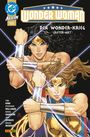 "DC ALL-IN Wonder Woman, Der Wonder-Krieg Erster Akt. Zwei kraftvolle Frauen mit Armbändern kreuzen ihre Fäuste."

