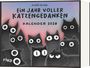 Aufschrift: "Ein Jahr voller Katzengedanken, Kalender 2028". Illustration: Neun schwarze Katzen mit großen Augen.