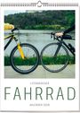 "Literarischer Fahrrad Kalender 2028." Zwei Fahrräder nebeneinander vor Fluss und Bäumen, gehalten von zwei Personen.