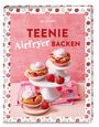 "Teenie Airfryer Backen" in rotem und weißem Text. Zwei Etagen mit Cupcakes und Erdbeeren auf einem Ständer.